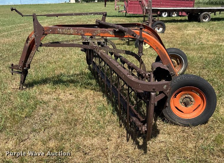 image for item DY0303 New Idea 403 Hay rake
