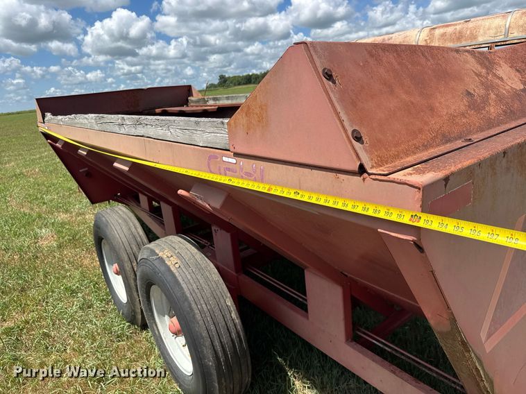 image for item DY0306 Gehl Scavenger II 315 Manure spreader
