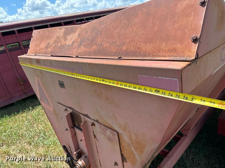 image for item DY0306 Gehl Scavenger II 315 Manure spreader