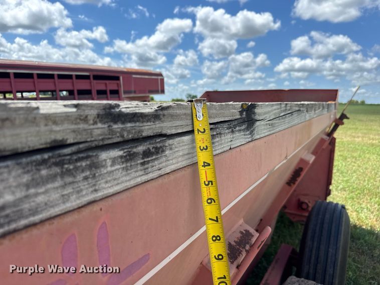 image for item DY0306 Gehl Scavenger II 315 Manure spreader