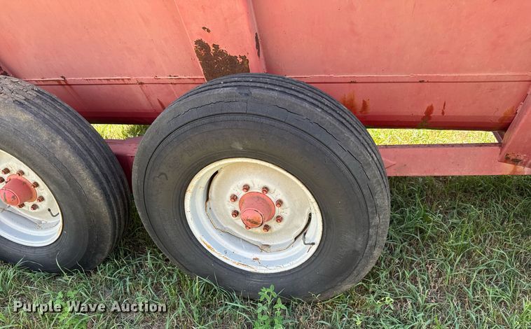 image for item DY0306 Gehl Scavenger II 315 Manure spreader