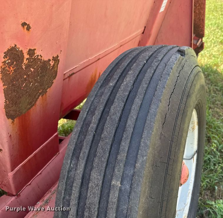 image for item DY0306 Gehl Scavenger II 315 Manure spreader