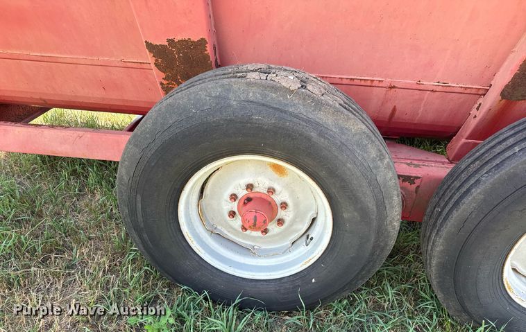 image for item DY0306 Gehl Scavenger II 315 Manure spreader