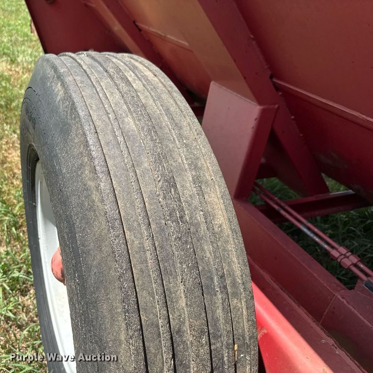 image for item DY0306 Gehl Scavenger II 315 Manure spreader