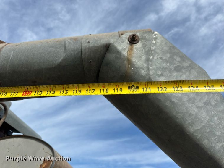 image for item DY0308 Gleaner F combine