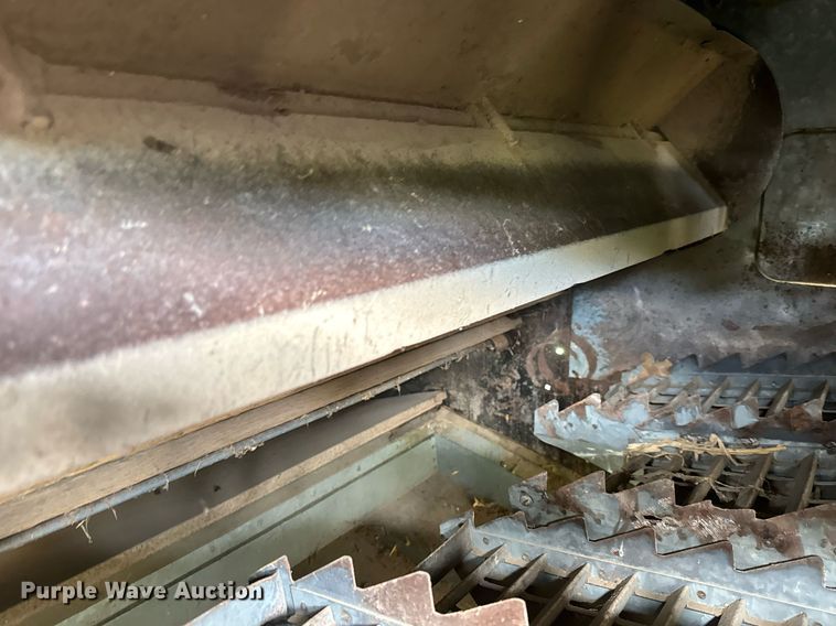 image for item DY0308 Gleaner F combine