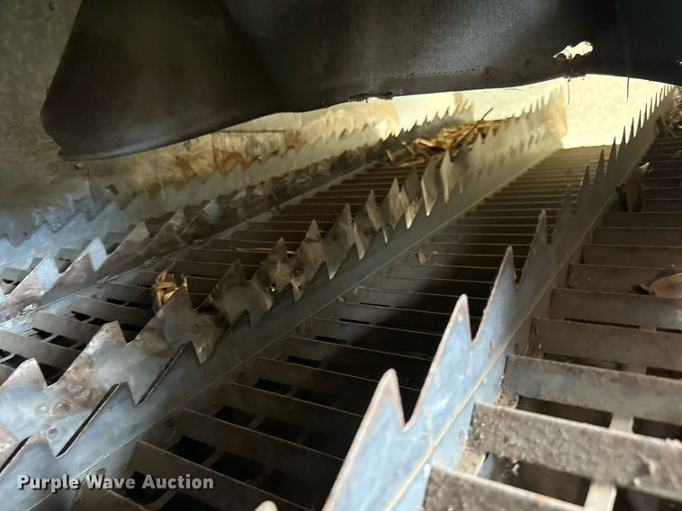 image for item DY0308 Gleaner F combine