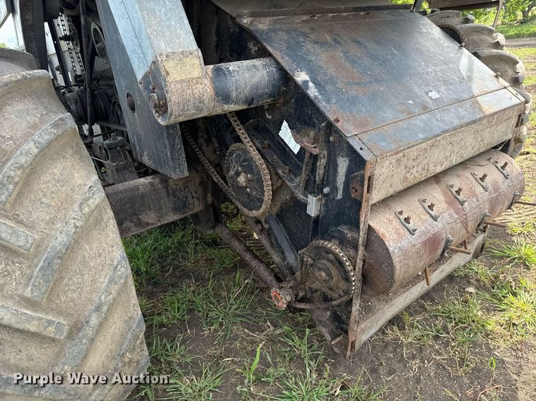 image for item DY0308 Gleaner F combine