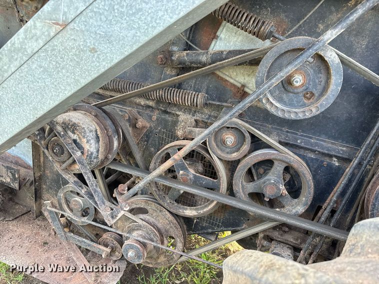 image for item DY0308 Gleaner F combine