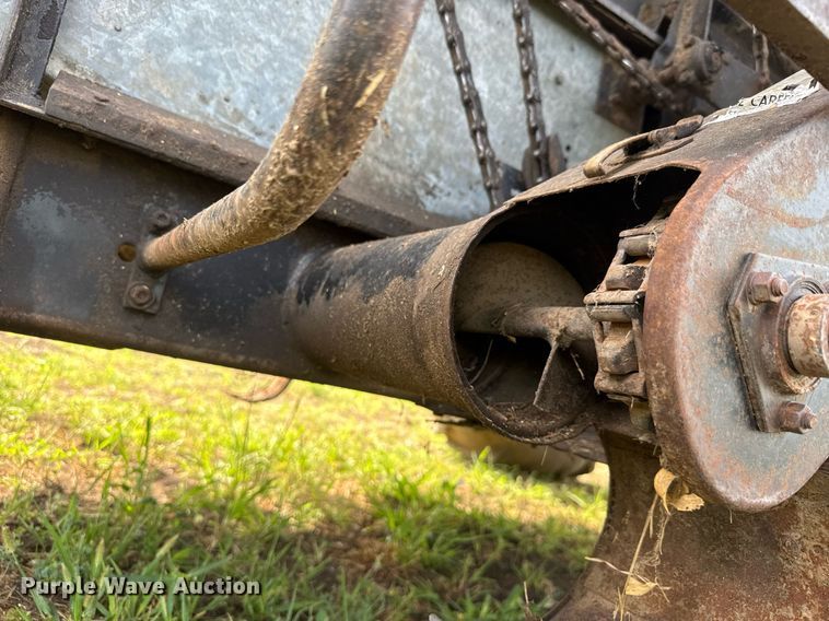 image for item DY0308 Gleaner F combine