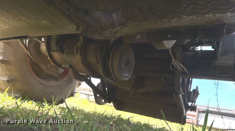 image for item DY0308 Gleaner F combine