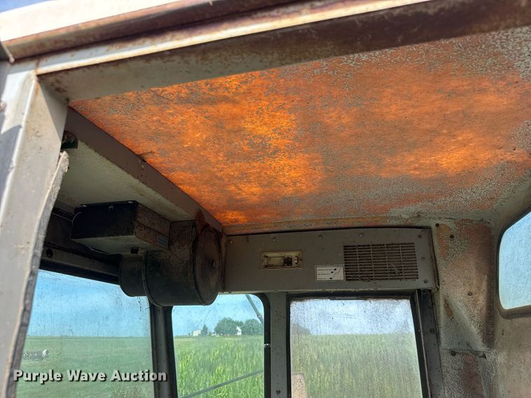 image for item DY0308 Gleaner F combine