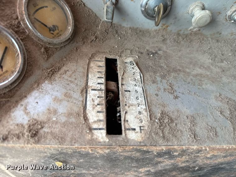 image for item DY0308 Gleaner F combine