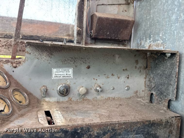 image for item DY0308 Gleaner F combine