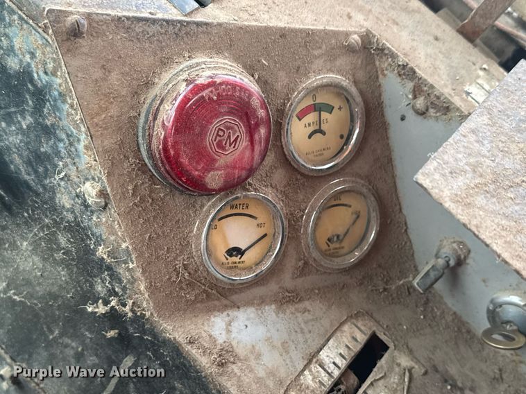 image for item DY0308 Gleaner F combine