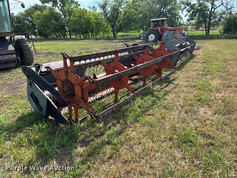 image for item DY0308 Gleaner F combine