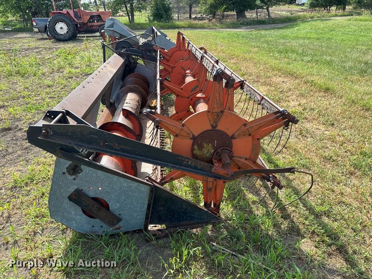 image for item DY0308 Gleaner F combine