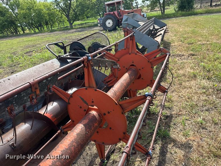 image for item DY0308 Gleaner F combine
