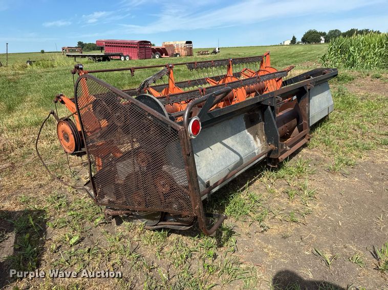 image for item DY0308 Gleaner F combine
