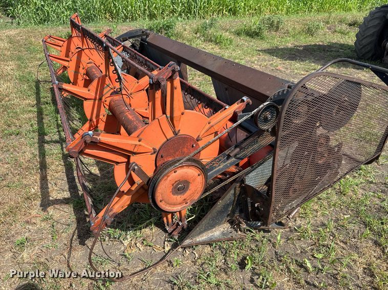 image for item DY0308 Gleaner F combine