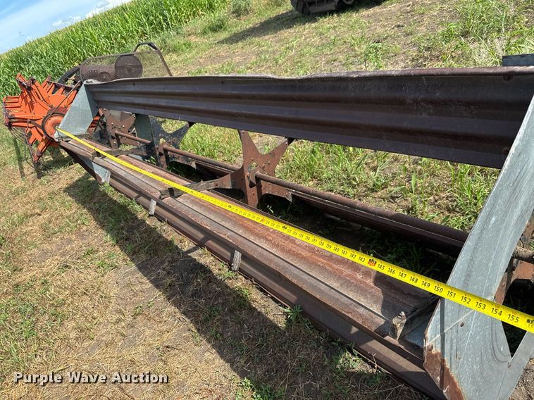 image for item DY0308 Gleaner F combine