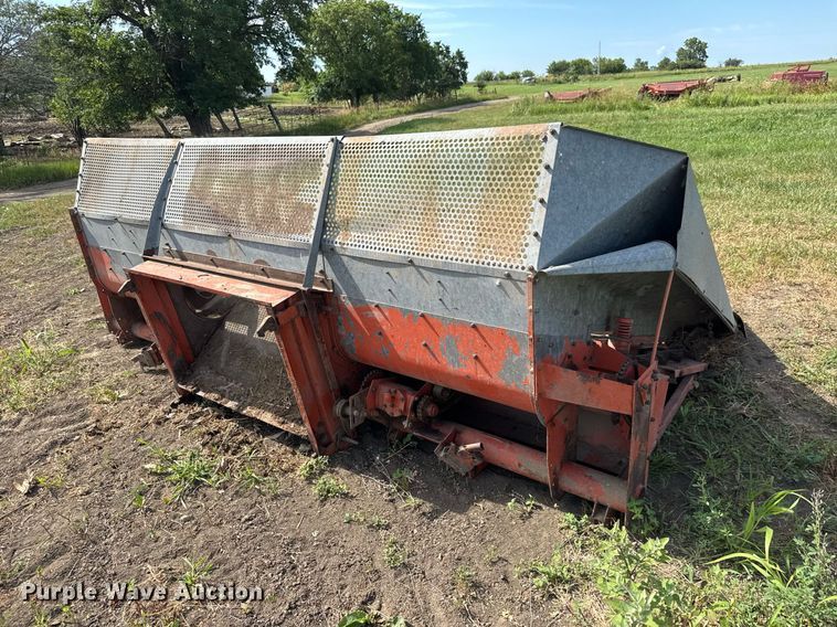 image for item DY0308 Gleaner F combine