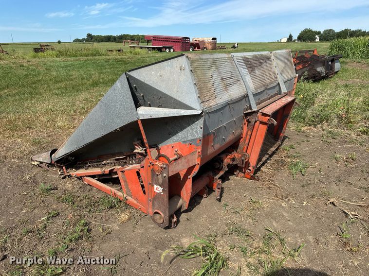 image for item DY0308 Gleaner F combine