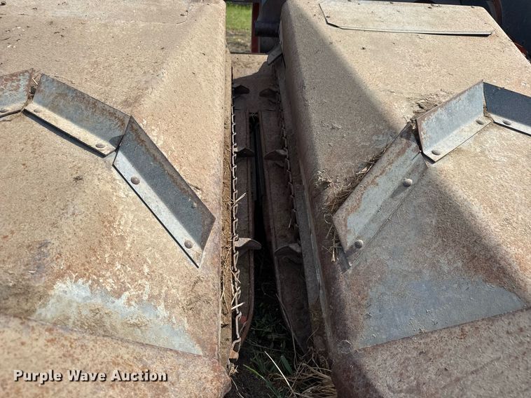 image for item DY0308 Gleaner F combine