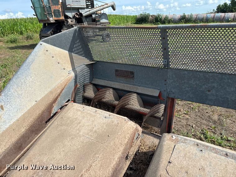 image for item DY0308 Gleaner F combine