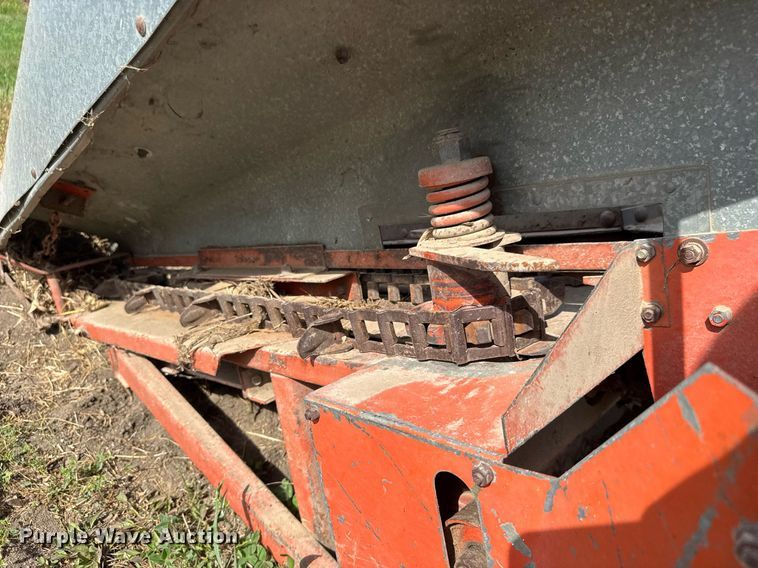 image for item DY0308 Gleaner F combine