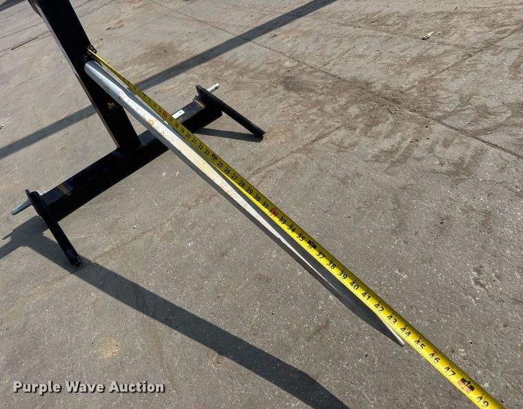 image for item DY0327 Tri-L 3PTW-2200 bale spear