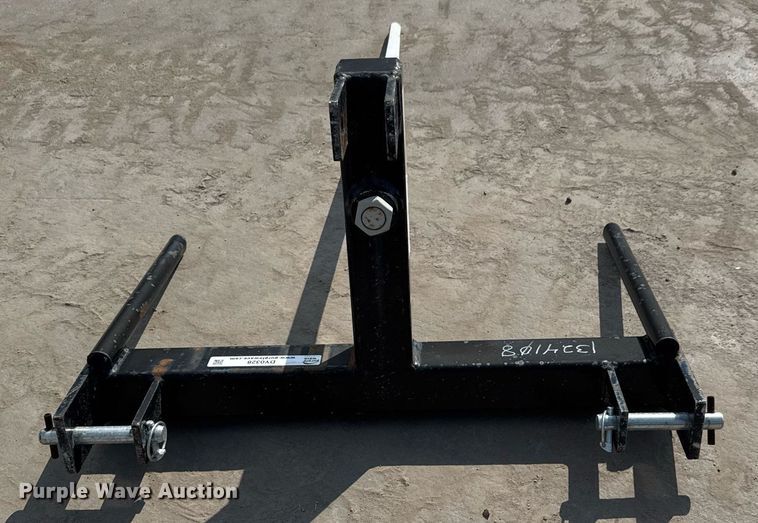 image for item DY0328 Tri-L 3PT-2200 bale spear