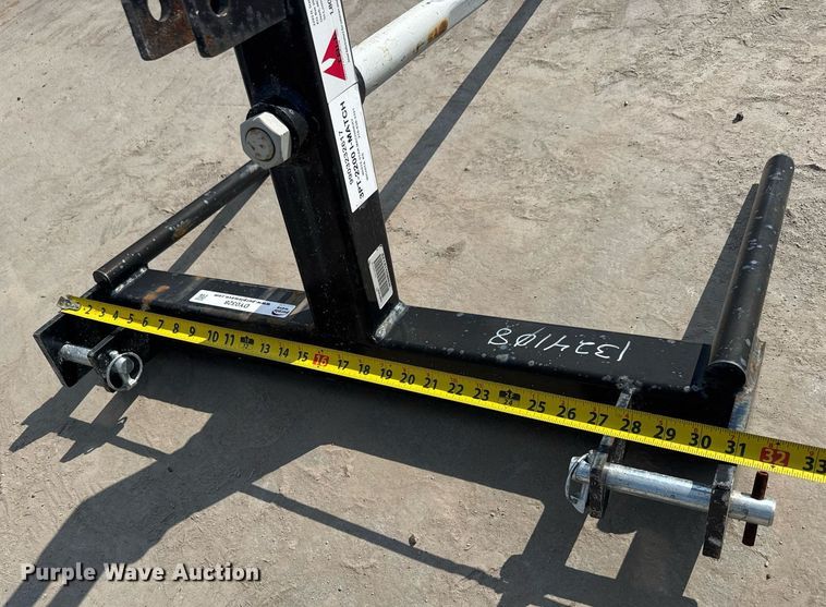 image for item DY0328 Tri-L 3PT-2200 bale spear