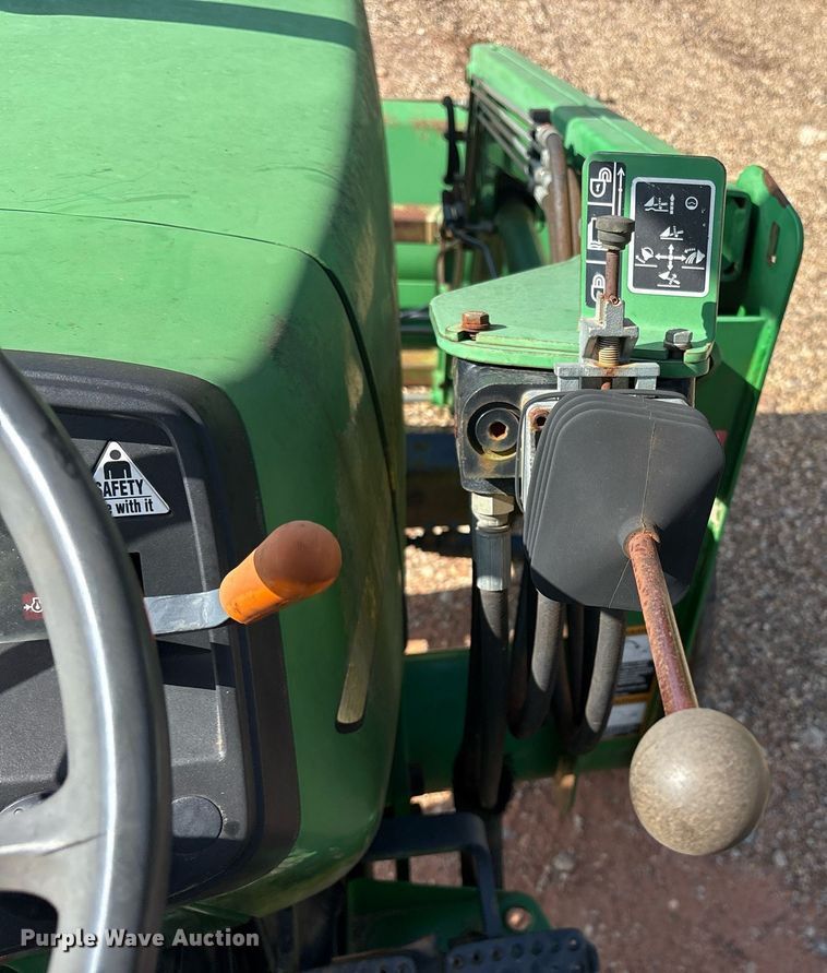 image for item DY0727 2005 John Deere 5103 tractor