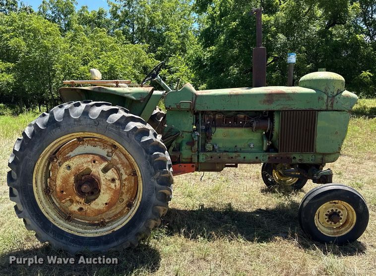 image for item DZ4216 John Deere 4010 tractor