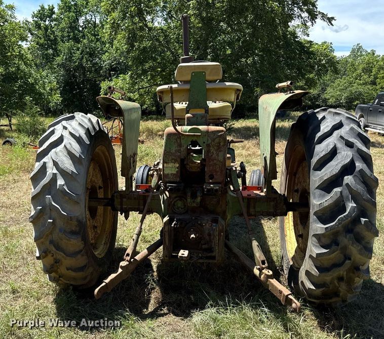 image for item DZ4216 John Deere 4010 tractor