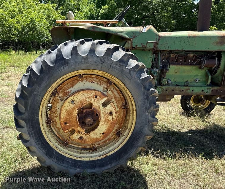 image for item DZ4216 John Deere 4010 tractor