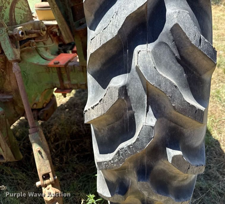 image for item DZ4216 John Deere 4010 tractor