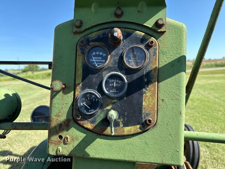 image for item DZ8584 John Deere 70 tractor