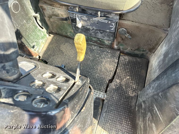 image for item EB2736 1978 John Deere 4640R tractor