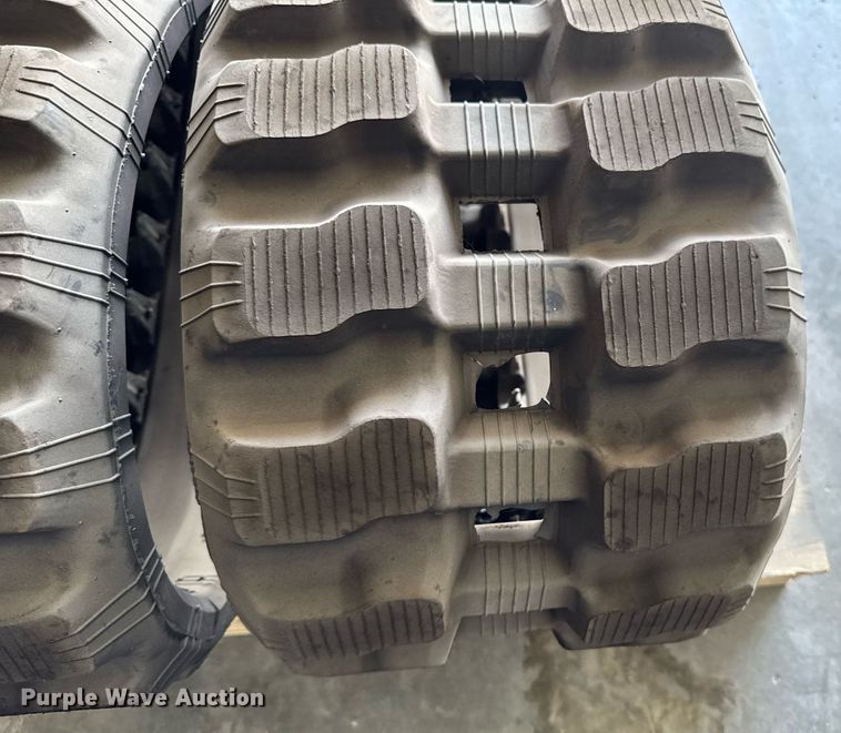 image for item EC7975 John Deere T365334 rubber tracks