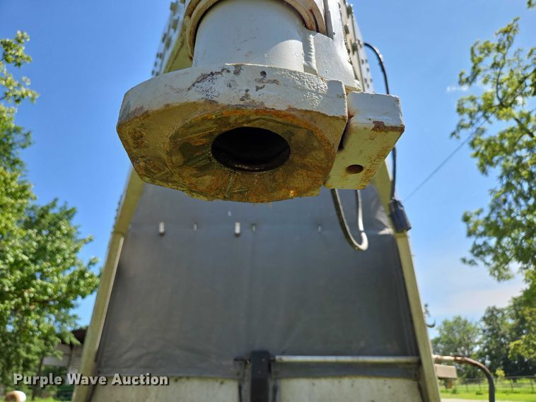 image for item ED2136 2011 Gooseneck 11-24x6'8