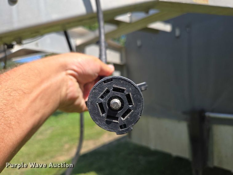 image for item ED2136 2011 Gooseneck 11-24x6'8