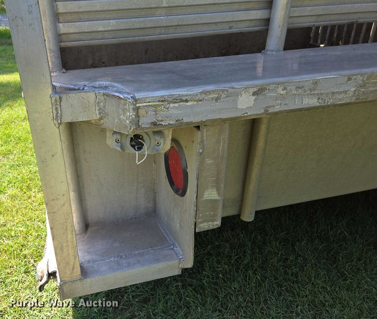 image for item ED2136 2011 Gooseneck 11-24x6'8