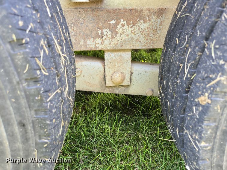 image for item ED2136 2011 Gooseneck 11-24x6'8