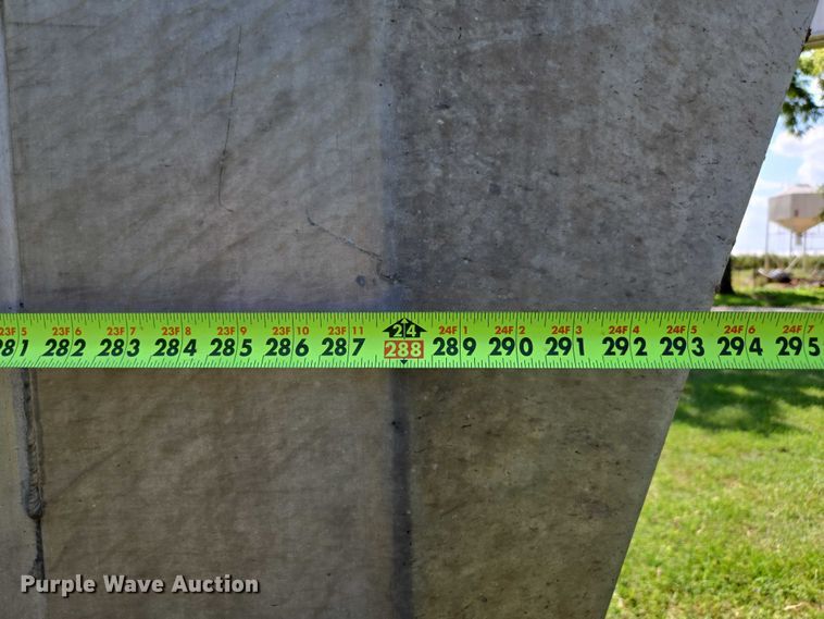 image for item ED2136 2011 Gooseneck 11-24x6'8