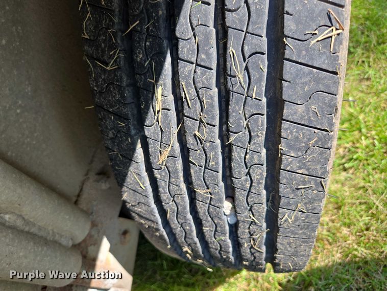 image for item ED2136 2011 Gooseneck 11-24x6'8