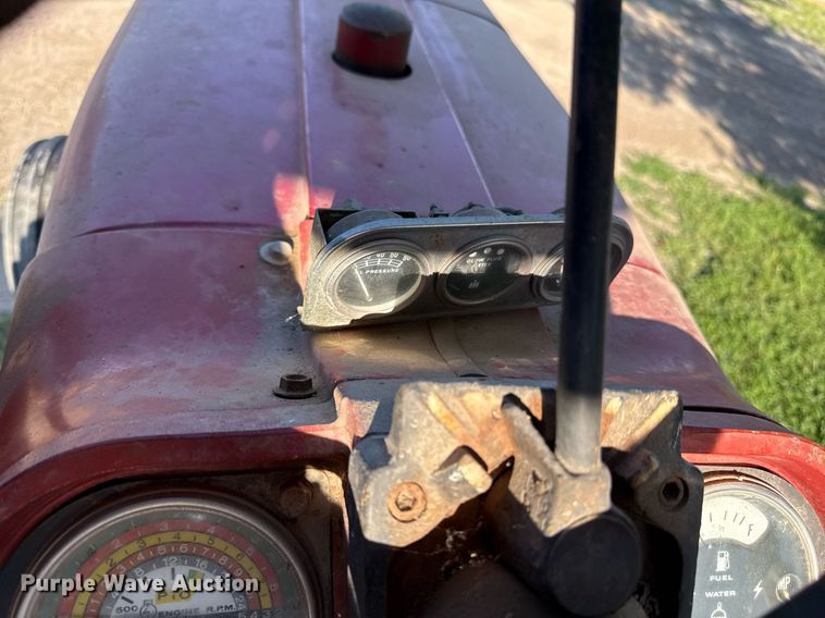 image for item ED4283 1977 International 686 tractor