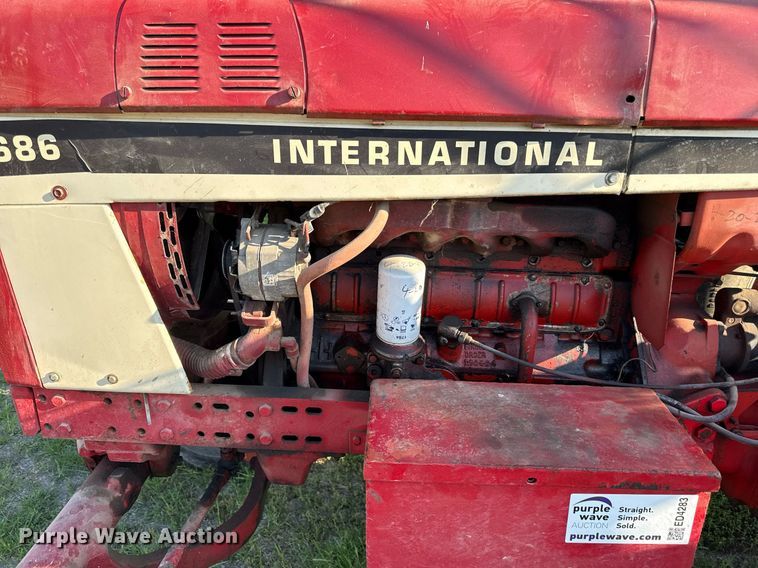 image for item ED4283 1977 International 686 tractor
