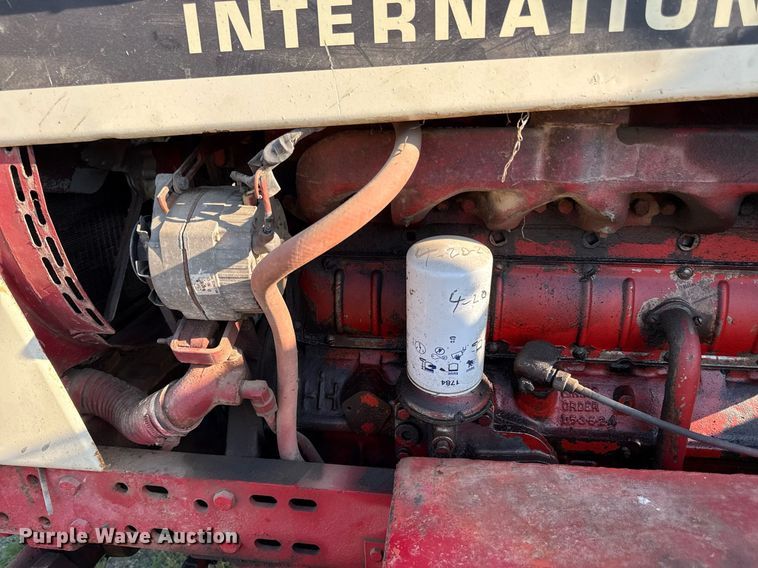 image for item ED4283 1977 International 686 tractor